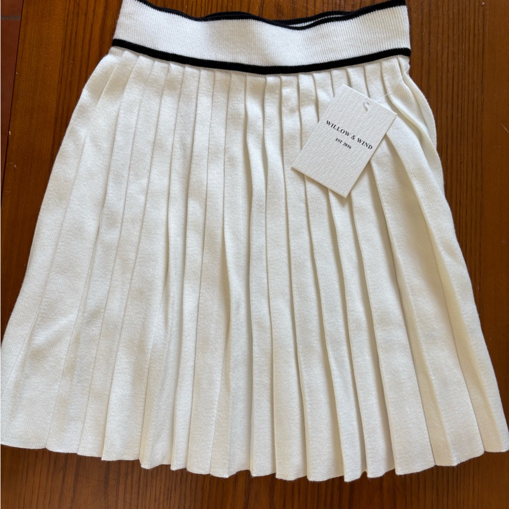 Willow & Wind Pleaded Skirt